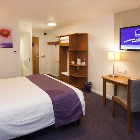 Premier Inn London Croydon South - A212 Extérieur photo